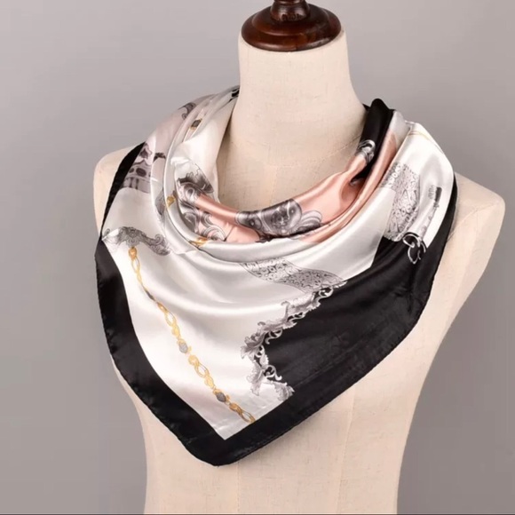 Large square head and neck scarf 🧣. ( brand new) - Picture 6 of 6